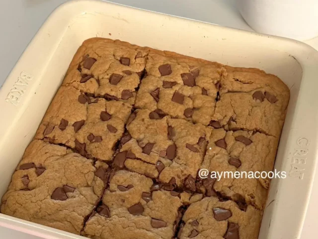 chocolate chip cookie bars