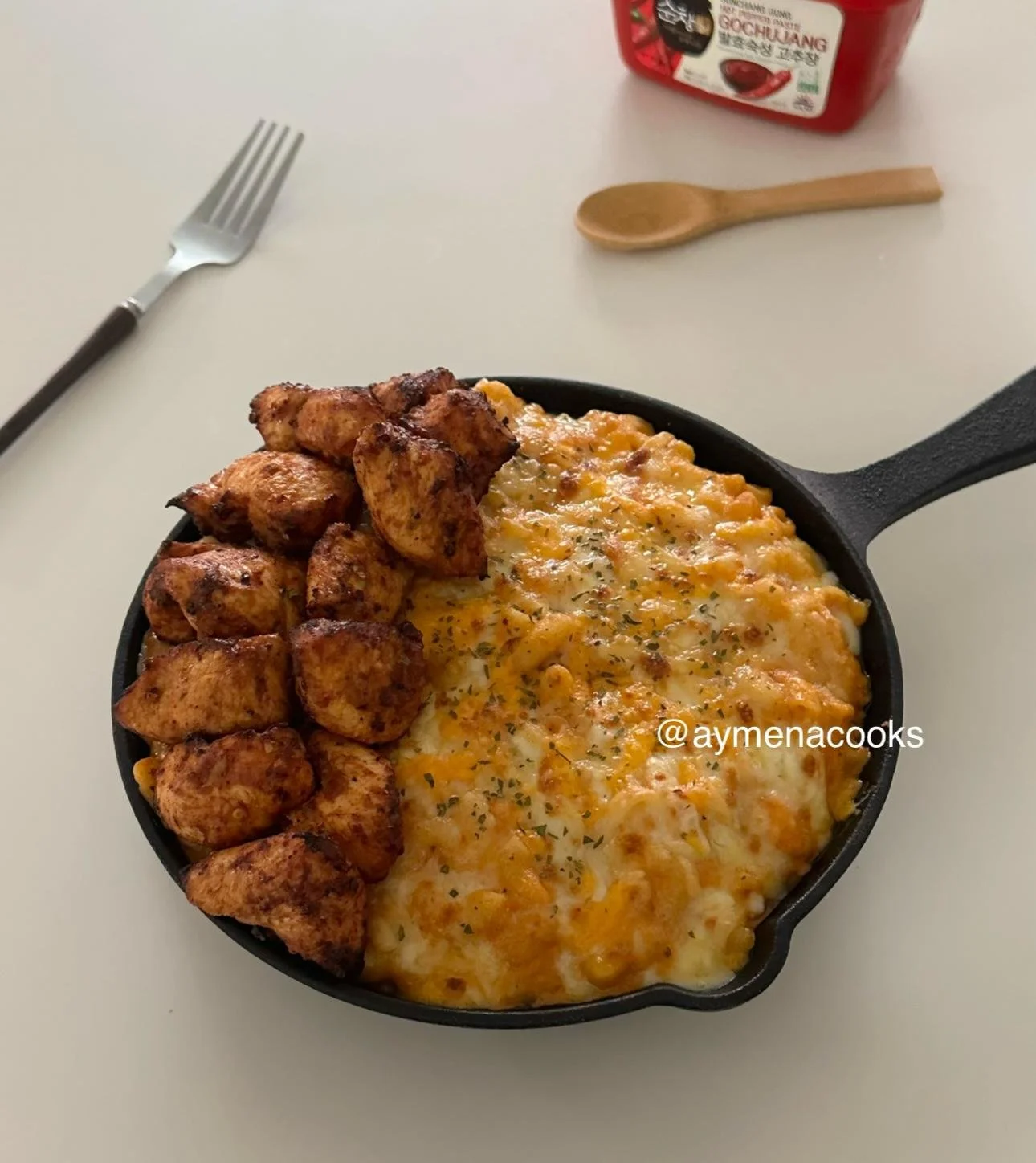 gochujang mac and cheese