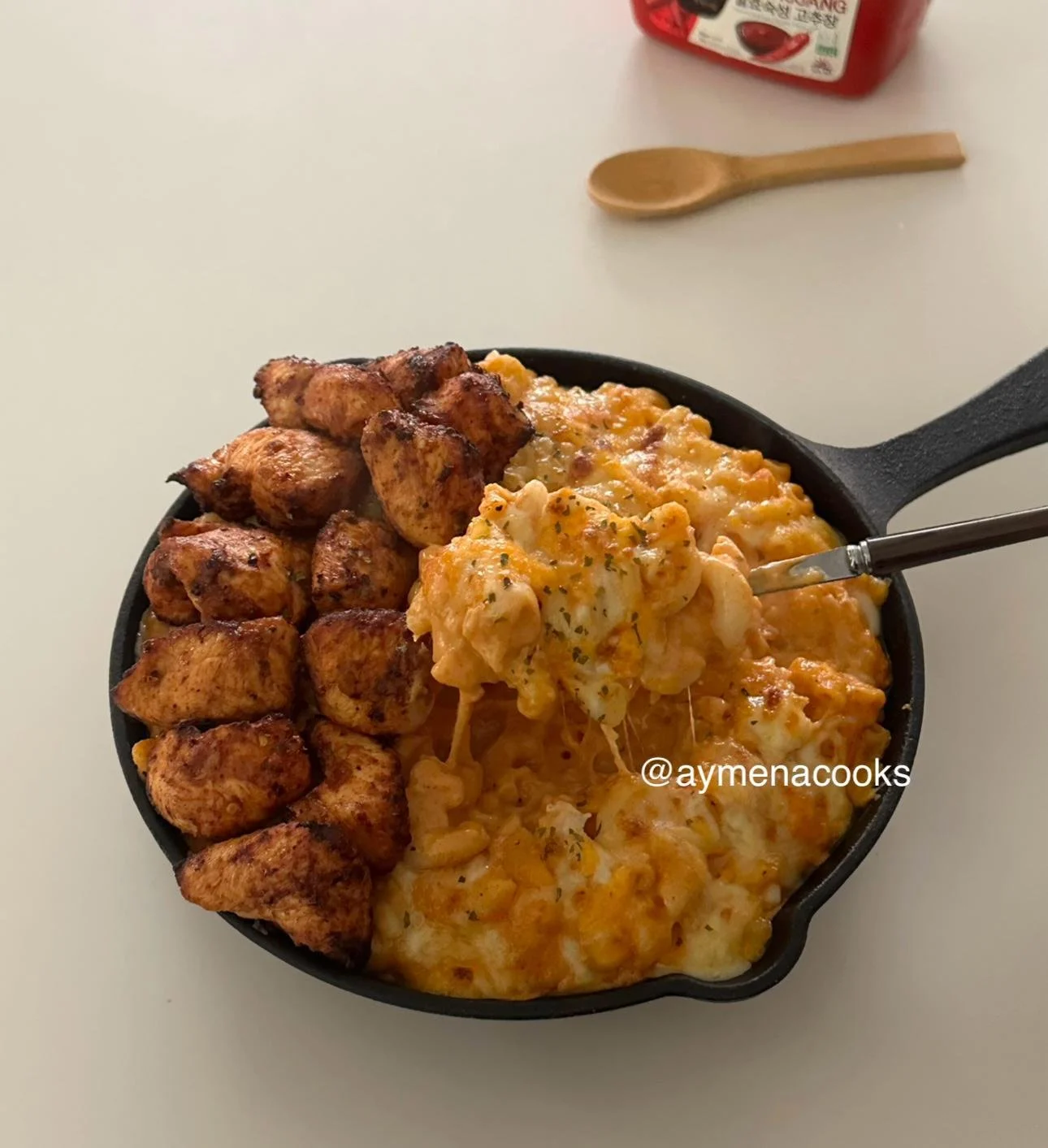 gochujang mac and cheese