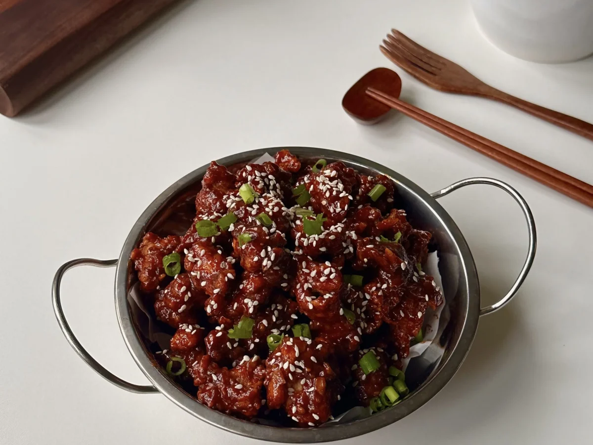 korean fried chicken (yangnyeom chicken)
