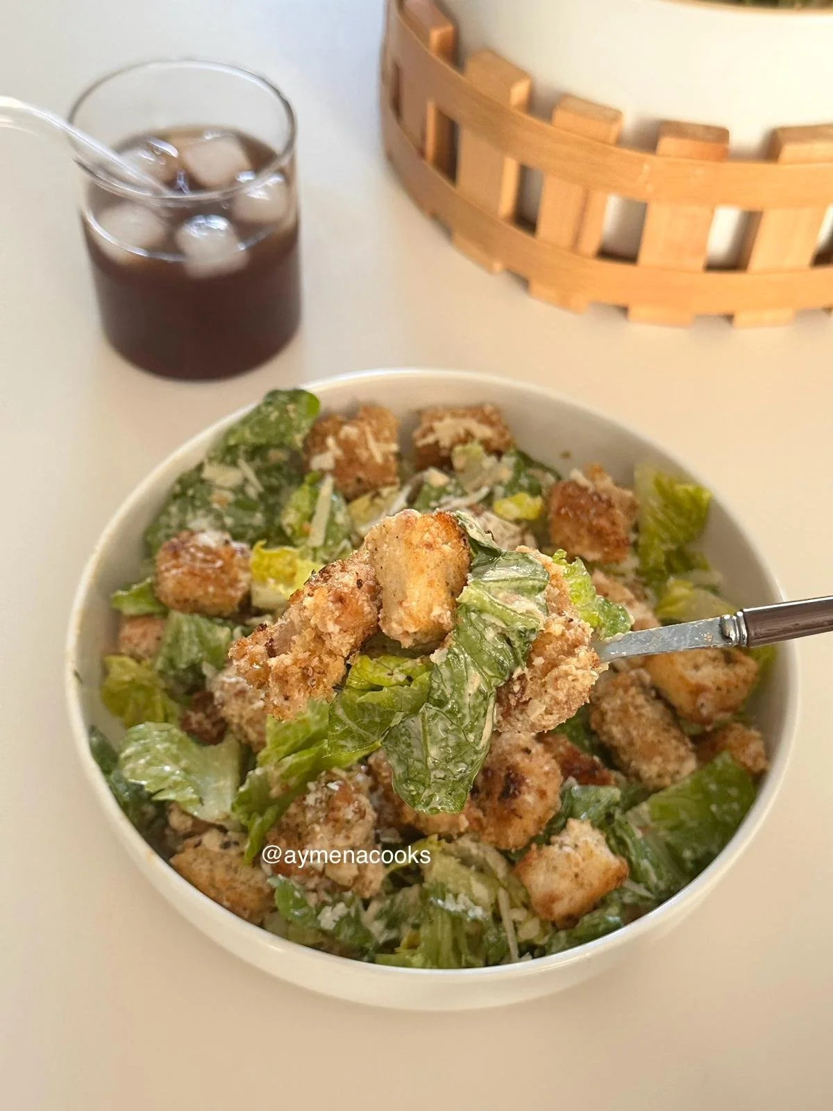 chicken caesar salad with crispy chicken