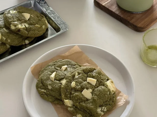 matcha cookies with white chocolate and brown butter