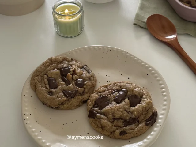 banana chocolate chip cookies (banana bread cookies)