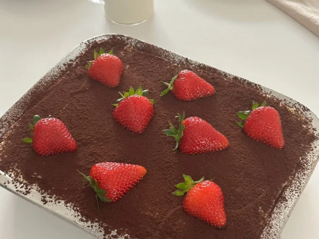 strawberry tiramisu