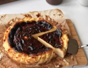 burnt basque cheesecake with chocolate sauce